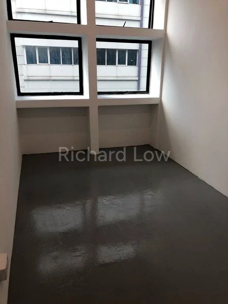 Light Industrial (B1) for Rent in  Thk Industrial Building - Image 2