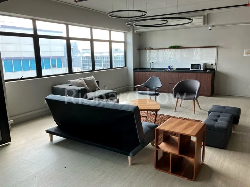 Light Industrial (B1) for Rent in  Thk Industrial Building - Image 8