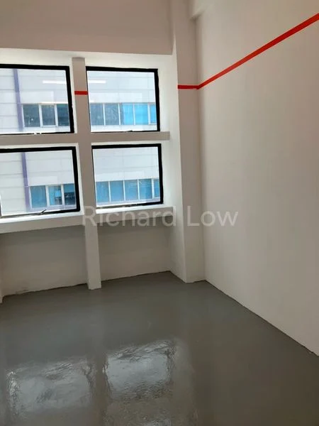 Light Industrial (B1) for Rent in  Thk Industrial Building - Image 1