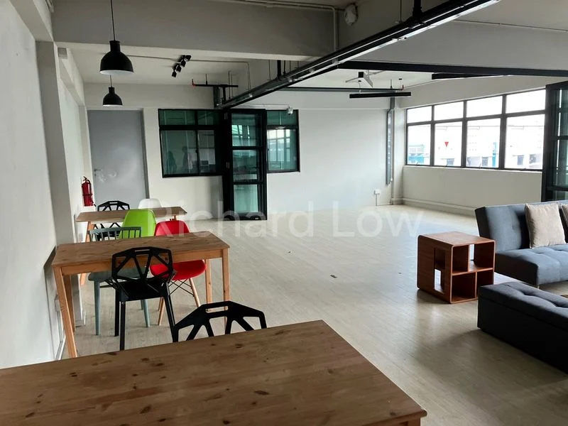 Light Industrial (B1) for Rent in  Thk Industrial Building - Image 7