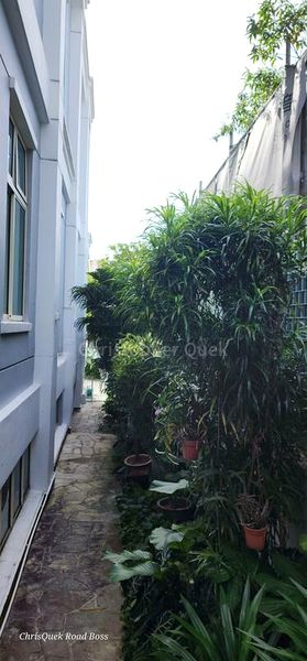 4 Bed Semi-Detached House (Landed) for Rent in  Kingsville - Image 1