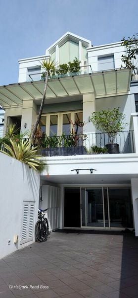 4 Bed Semi-Detached House (Landed) for Rent in  Kingsville - Image 7