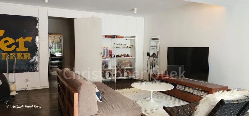 4 Bed Semi-Detached House (Landed) for Rent in  Kingsville - Image 2