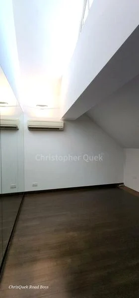 4 Bed Semi-Detached House (Landed) for Rent in  Kingsville - Image 6