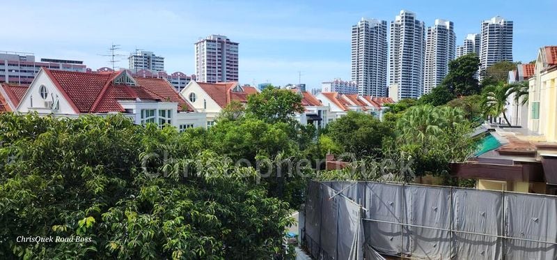 4 Bed Semi-Detached House (Landed) for Rent in  Kingsville - Image 10