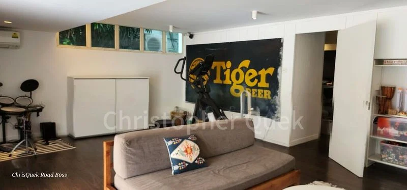 4 Bed Semi-Detached House (Landed) for Rent in  Kingsville - Image 3