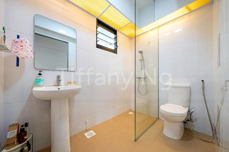 5 Room (5A) HDB for Sale in  122B Edgedale Plains - Image 1