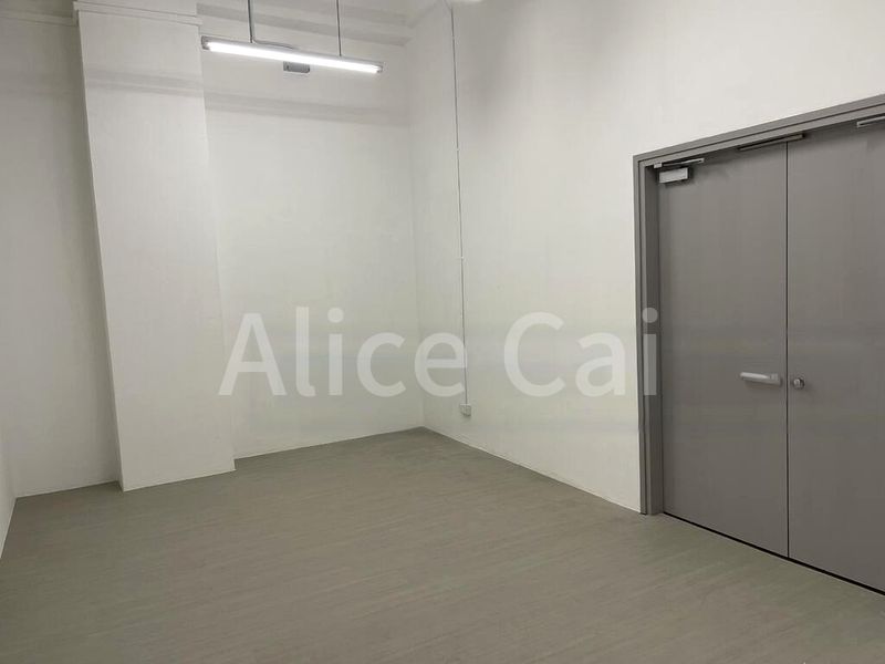 Light Industrial (B1) for Sale: Aljunied Industrial Complex - Image 1