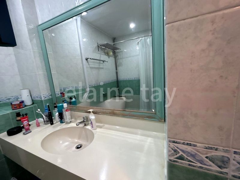 Common Room (Condo) for Rent in  Palm Lodge - Image 4