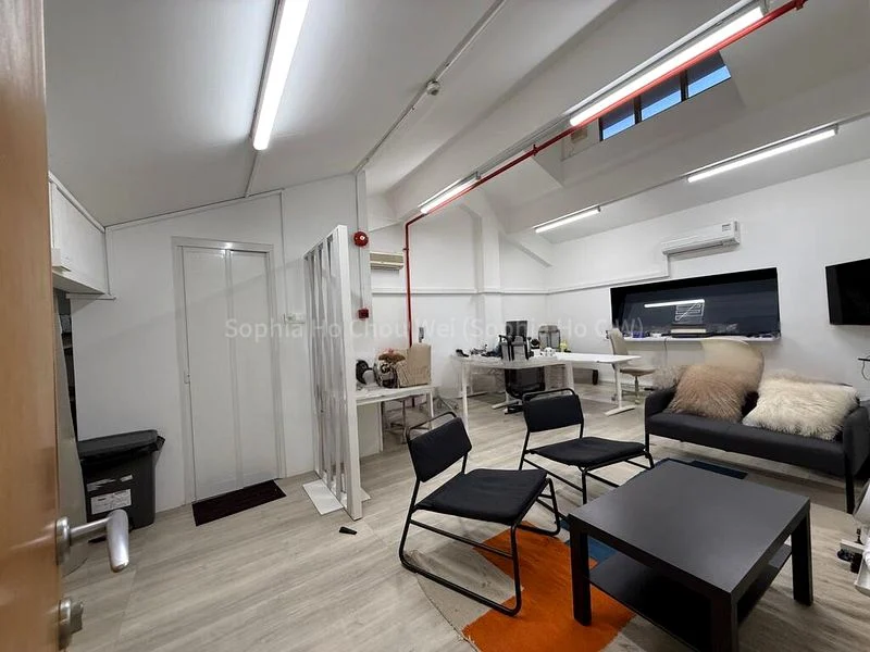 Office for Rent: Shophouse near Bugis MRT! Fully renovated with a meeting room! - Image 4