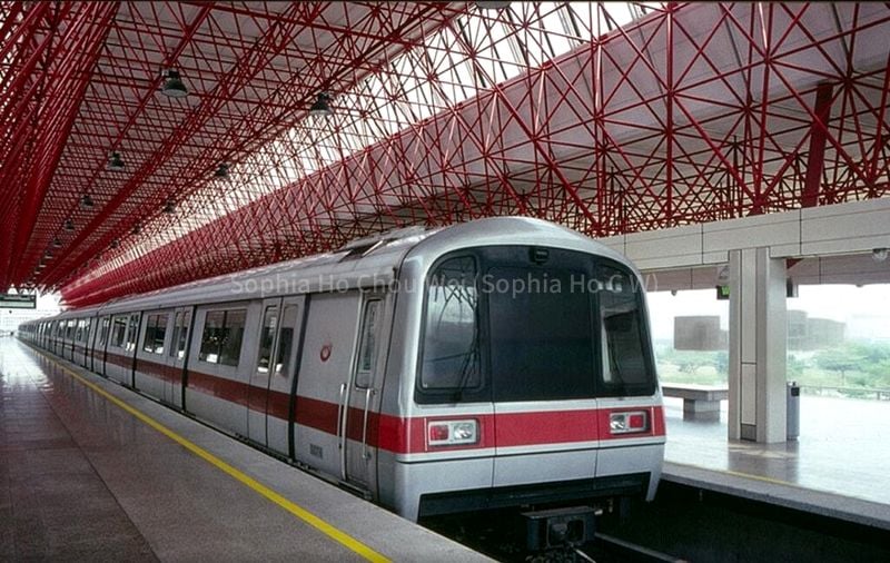 Office for Rent: Shophouse near Bugis MRT! Fully renovated with a meeting room! - Image 2