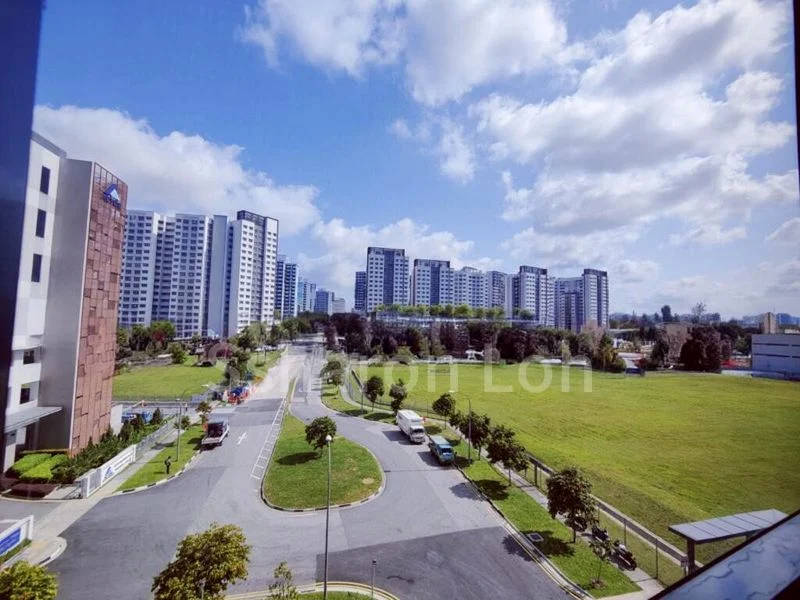 Revv: 1,200 Sq Ft Workshop / Shop for Sale on 5th Street - Image 5