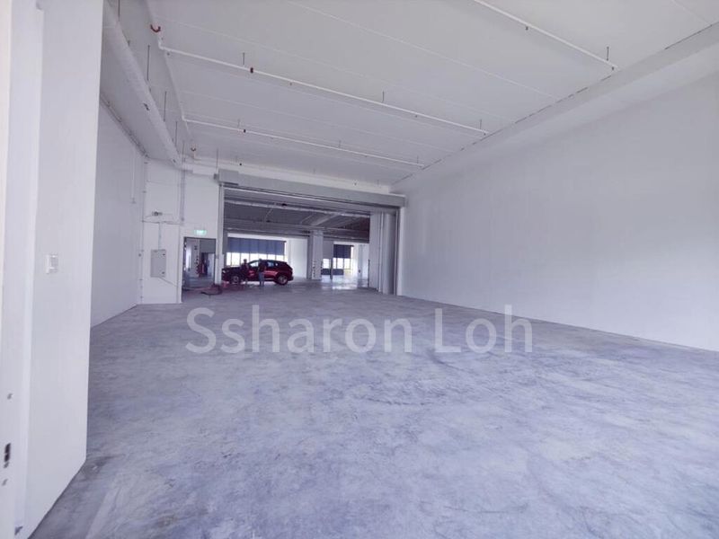 Revv: 1,200 Sq Ft Workshop / Shop for Sale on 5th Street - Image 4