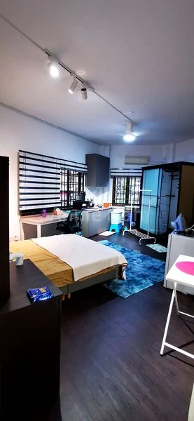 Studio Walk-up Apartment (Condo) for Rent in  Nutmeg Court - Image 1