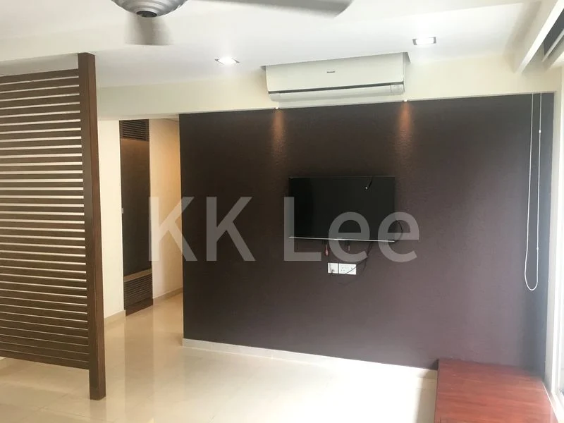 4 Bed Condo for Rent in  The Esparis - Image 13