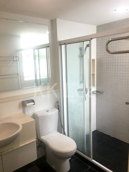 4 Bed Condo for Rent in  The Esparis - Image 2