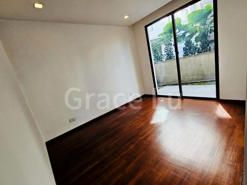 8 Bed Bungalow (Landed) for Sale in  Paradise Island - Image 6