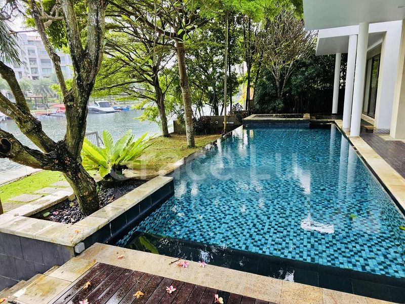 8 Bed Bungalow (Landed) for Sale in  Paradise Island - Image 1