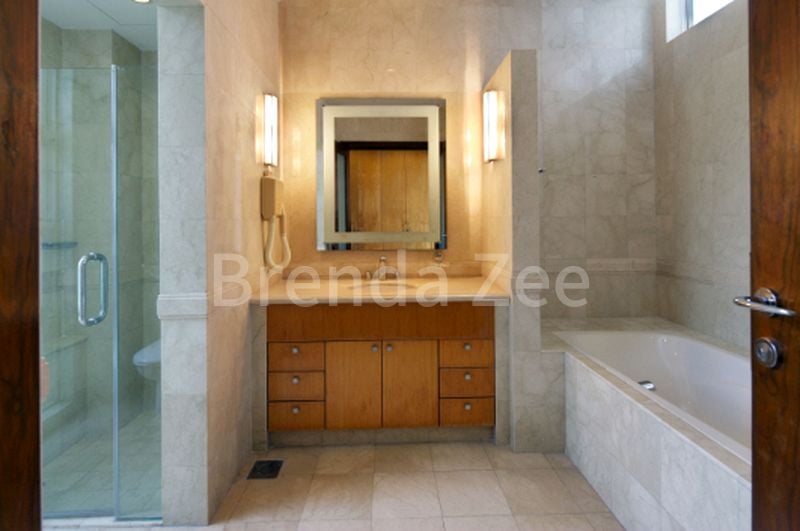 6 Bed Bungalow (Landed) for Rent in Bukit Sedap Road - Image 14