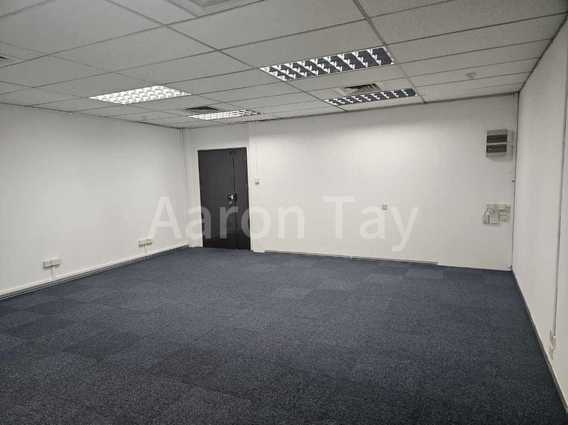 Office for Rent in  Tong Eng Building - Image 2