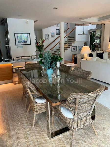 6 Bed Bungalow (Landed) for Sale in  Paradise Island - Image 3