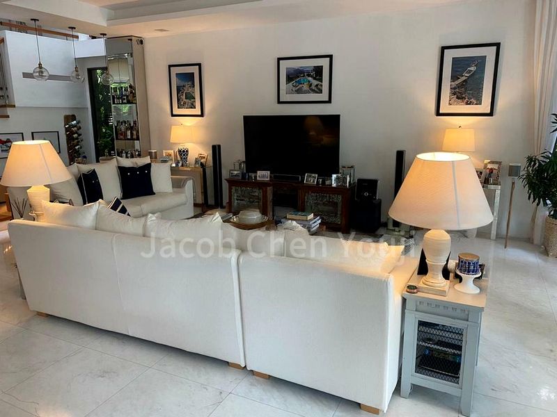 6 Bed Bungalow (Landed) for Sale in  Paradise Island - Image 1