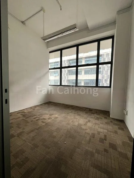 Light Industrial (B1) for Rent: Midview City - Image 4