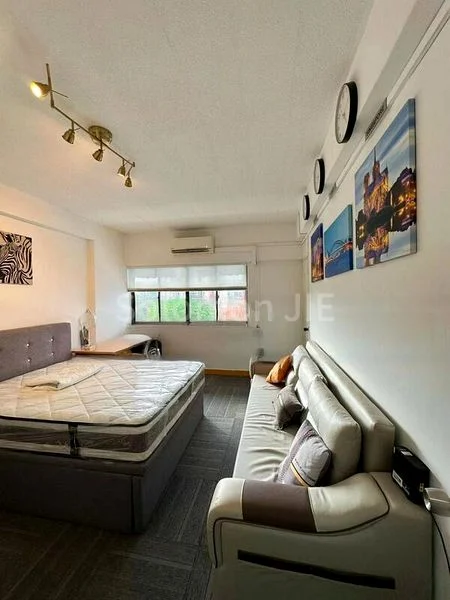 Common Room (Condo) for Rent in  Queensway Shopping Centre/Queensway Tower - Image 1