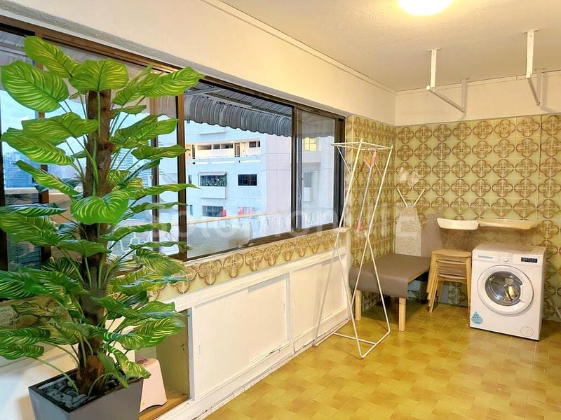 Common Room (Condo) for Rent in  Queensway Shopping Centre/Queensway Tower - Image 8