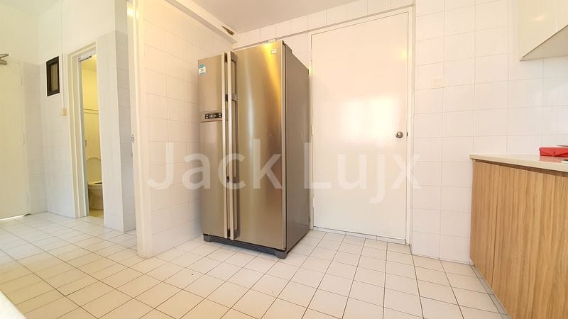 3 Bed Apartment (Condo) for Rent in  Parkway View - Image 3