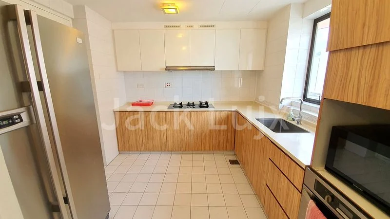 3 Bed Apartment (Condo) for Rent in  Parkway View - Image 2