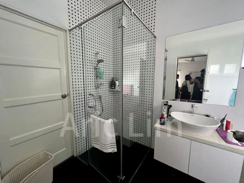 5 Bed Bungalow (Landed) for Rent in  Sixth Avenue Ville - Image 1