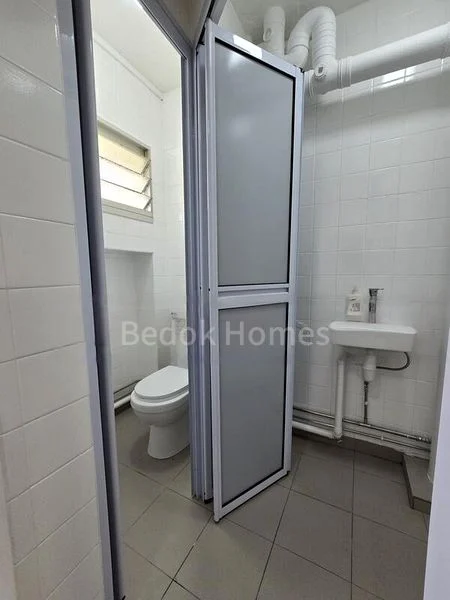 Common Room (HDB) for Rent in  323 Tampines Street 33 - Image 6