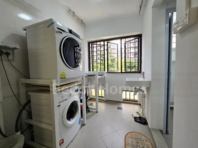 Common Room (HDB) for Rent in  323 Tampines Street 33 - Image 5