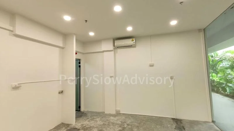 Shop / Shophouse for Rent: Shophouse available at Kembangan Suite - Image 4