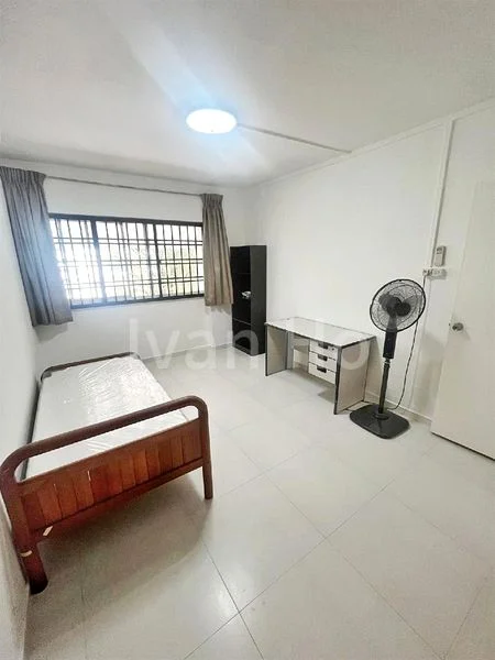 4 Room (4A) HDB for Rent in  141 Tampines Street 12 - Image 5
