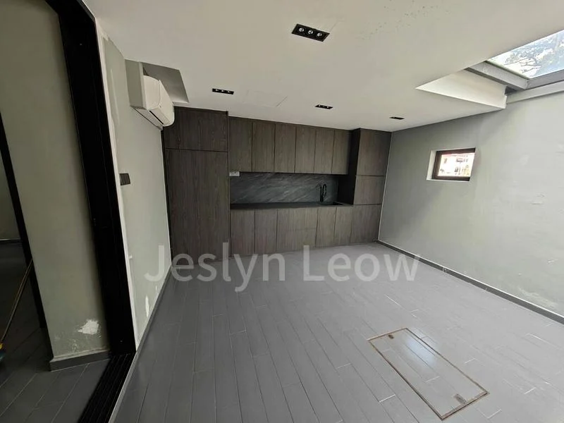 2 Bed Apartment (Condo) for Rent in  Tiong Bahru Estate - Image 2