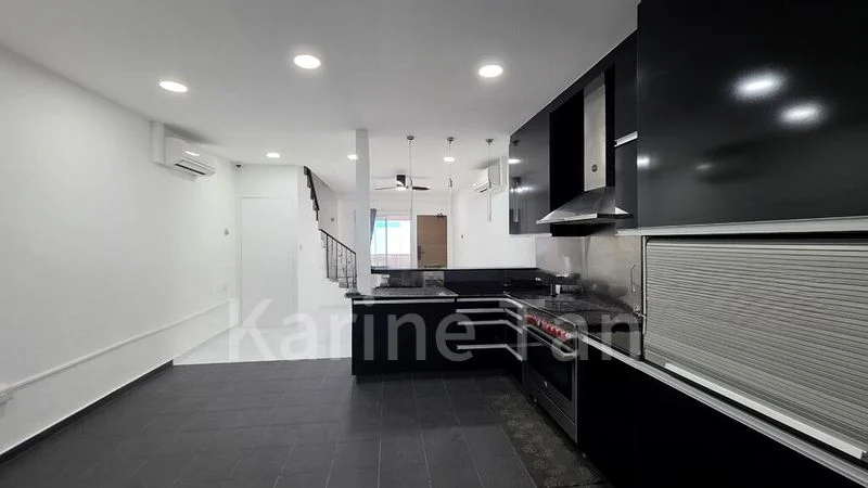 3 Bed Terraced House (Landed) for Sale in Thomson Garden Estate - Image 1