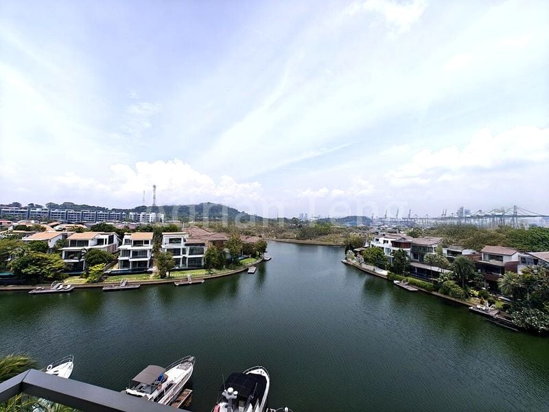 4 Bed Condo for Rent in  The Berth By The Cove - Image 3
