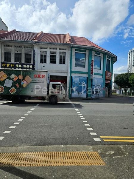 Food & Beverage for Rent: Sims Avenue - Image 5