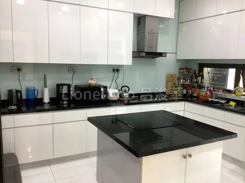 5 Bed Bungalow (Landed) for Sale in Cove Drive - Image 2