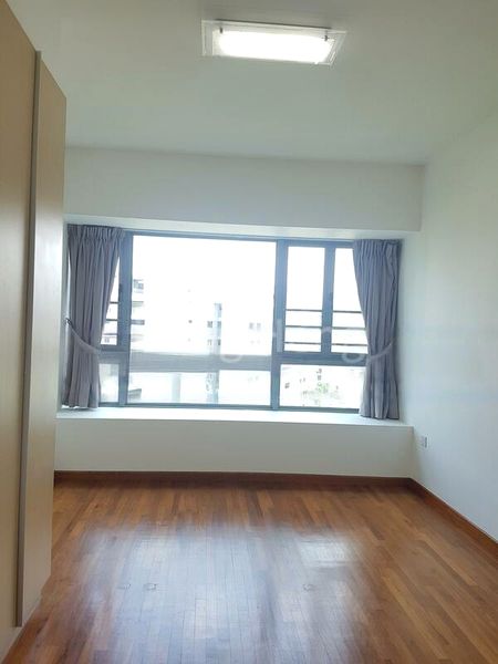 2 Bed Condo for Sale in  Waterfront Waves - Image 5