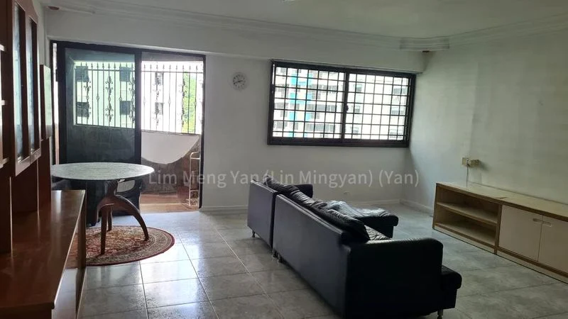 5 Room (5I) HDB for Rent in 289D Bukit Batok Street 25 - Image 1