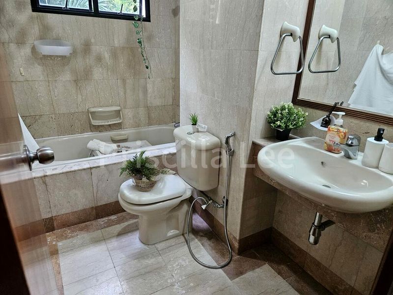 Room (Condo) for Rent in  Harbourlights - Image 5