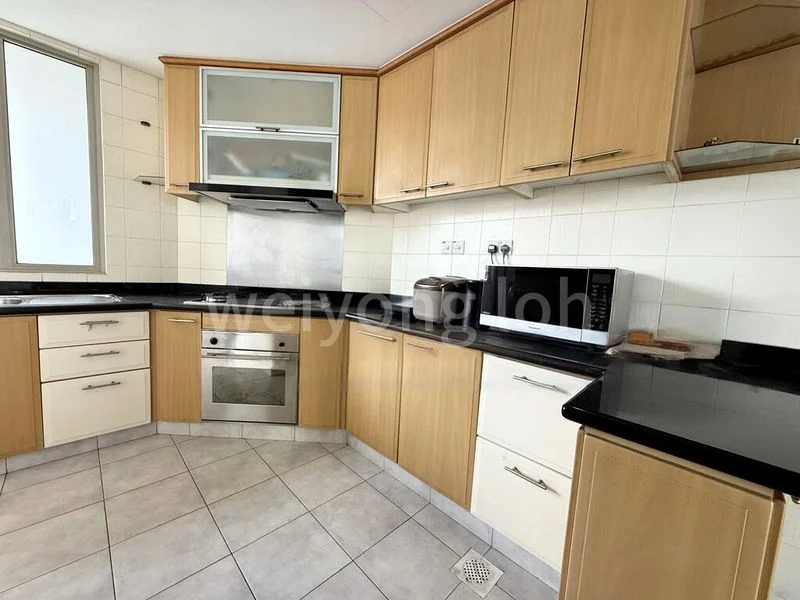 3 Bed Condo for Sale in  Rosewood - Image 4