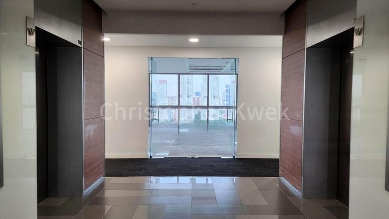 Office for Rent: Central Plaza - Image 1