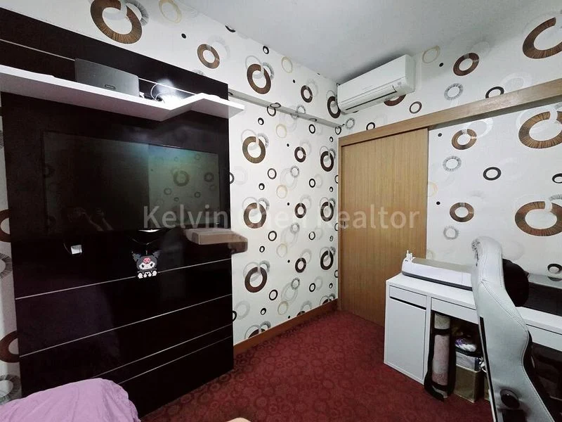 2 Bed Condo for Sale in  Seastrand - Image 4