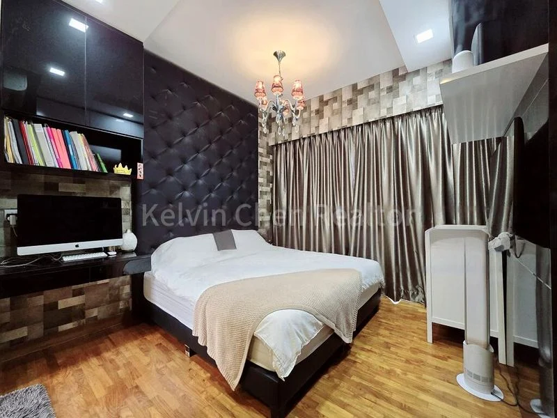 2 Bed Condo for Sale in  Seastrand - Image 2