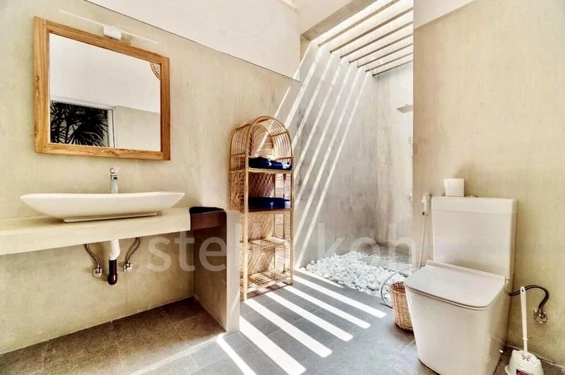 6 Bed Corner Terrace (Landed) for Sale in  Ming Park - Image 1