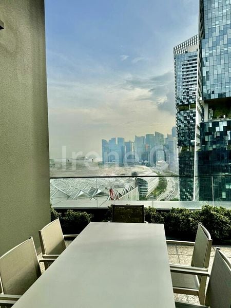 1 Bed Condo for Sale in Midtown Bay - Image 1